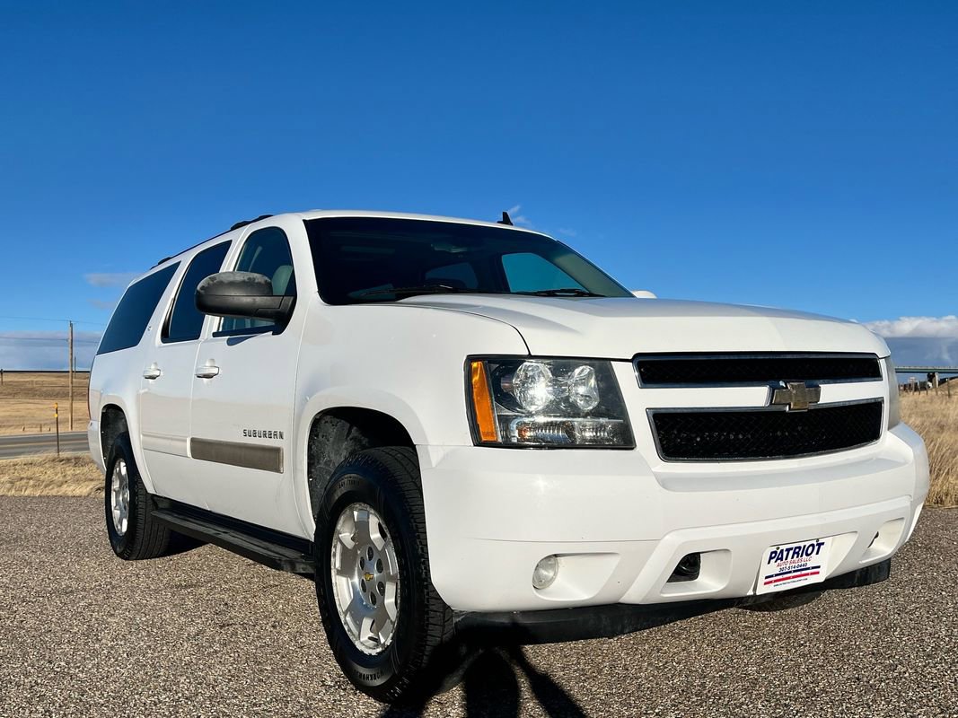 Used 2010 Chevrolet Suburban LT AWD/4WD image 7