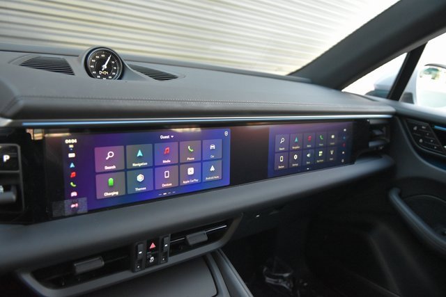 Certified 2025 Porsche Macan 4 Electric image 16
