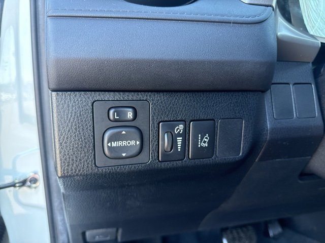 Used 2018 Toyota RAV4 LE image 18