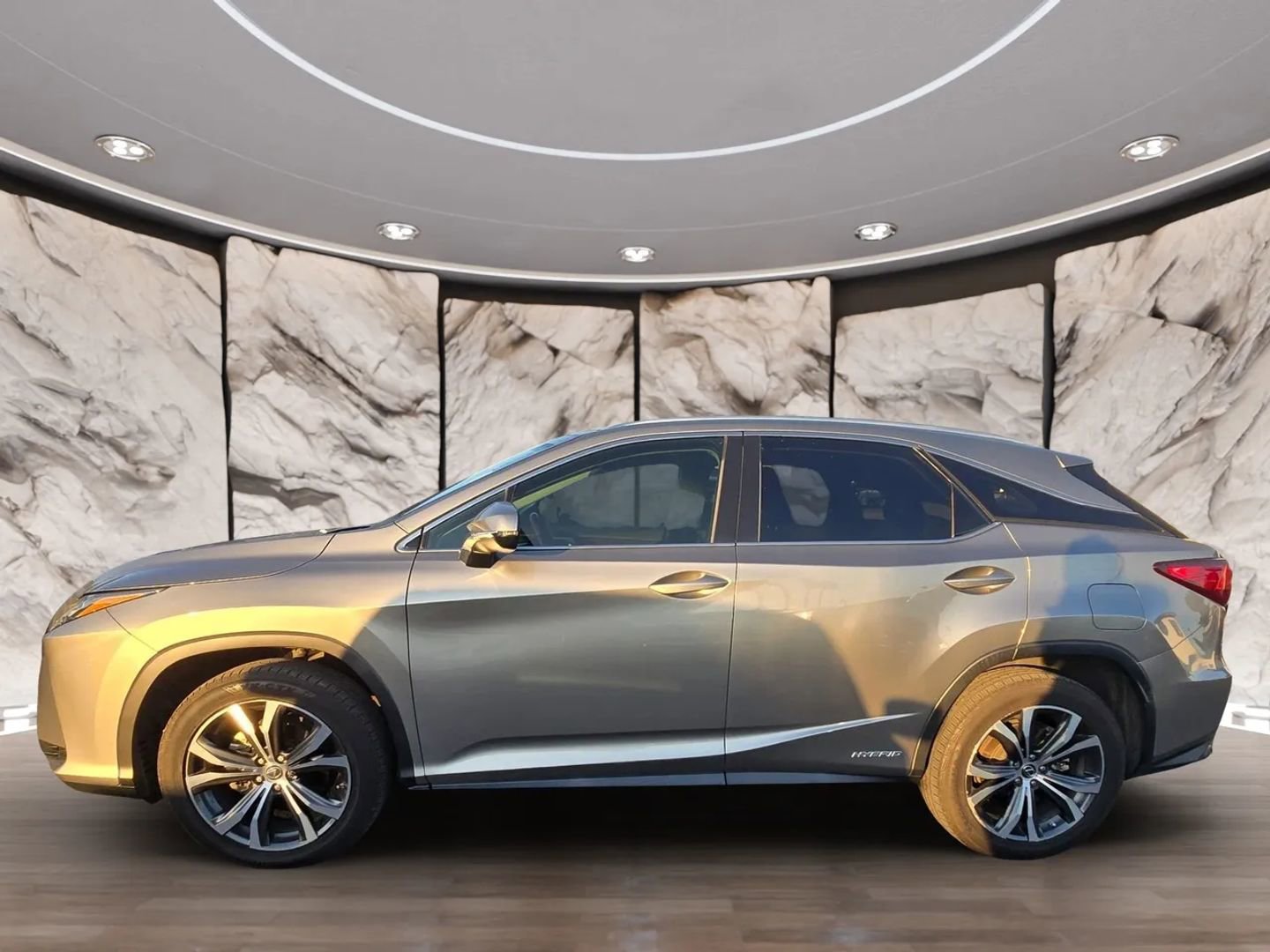 Used 2019 Lexus RX 450h AWD image 5