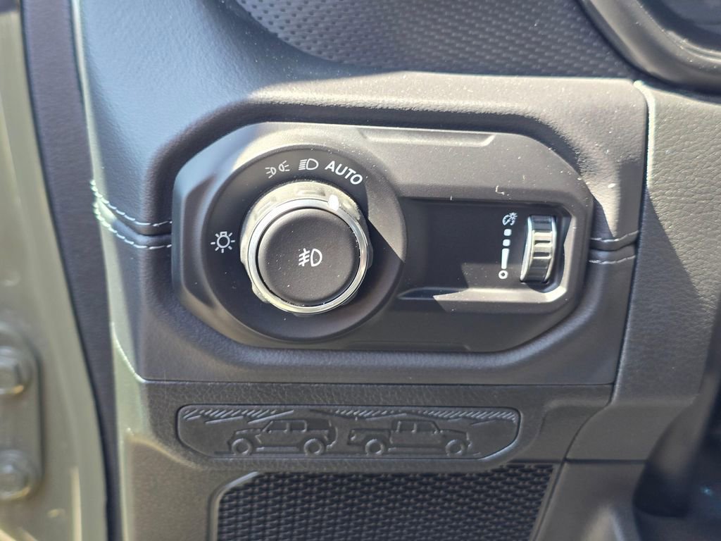 Used 2025 Jeep Wrangler Unlimited Rubicon image 20