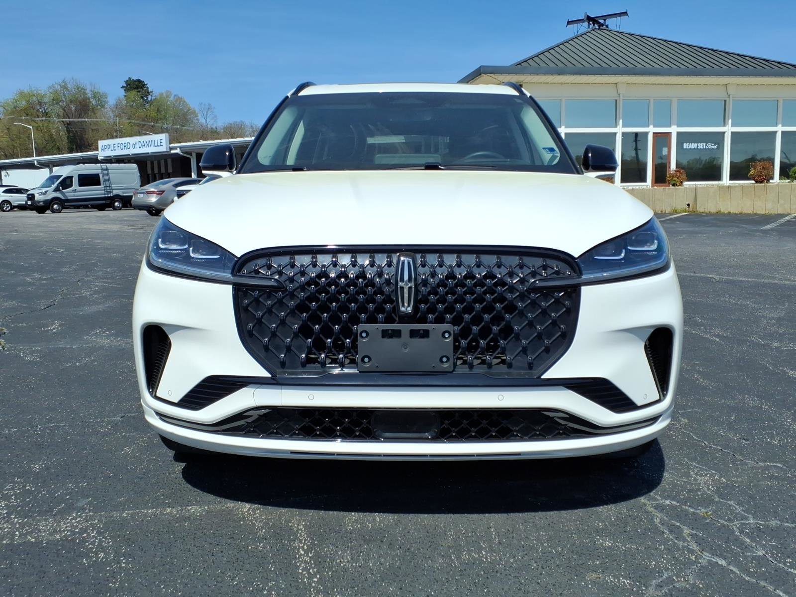 Used 2025 Lincoln Aviator Reserve w/ Equipment Group 201A image 3