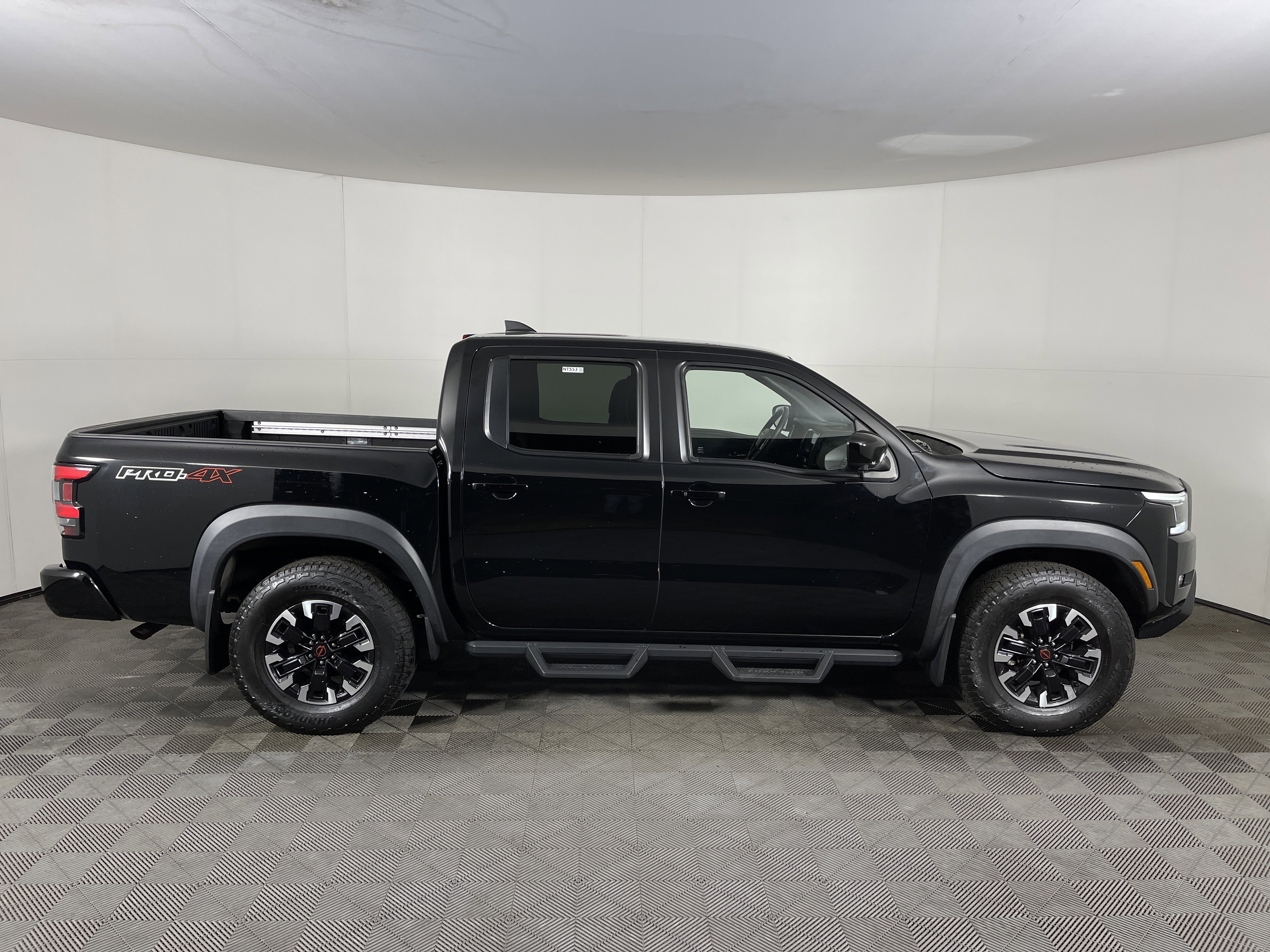 Used 2023 Nissan Frontier PRO-4X w/ Pro Convenience Package image 5