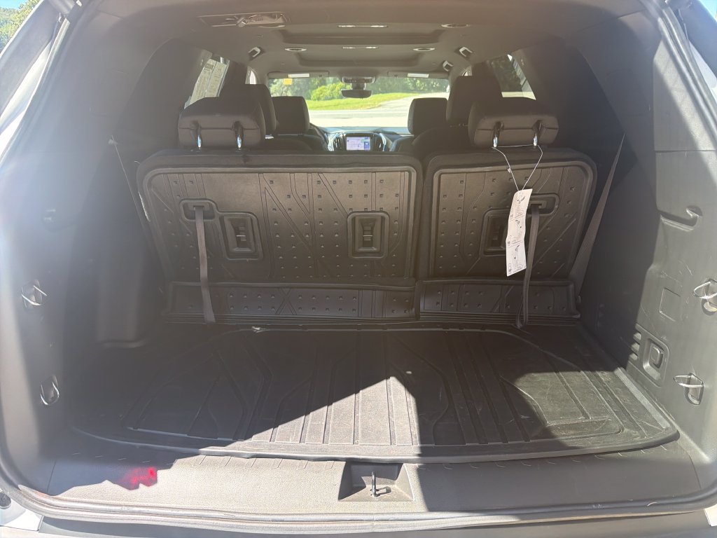 Certified 2023 Chevrolet Traverse RS w/ LPO, Floor Liner Package AWD/4WD image 23