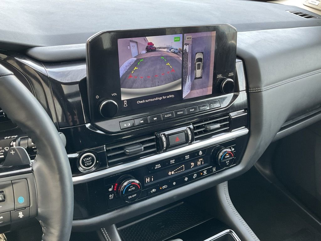 Used 2024 Nissan Pathfinder Platinum AWD/4WD image 15