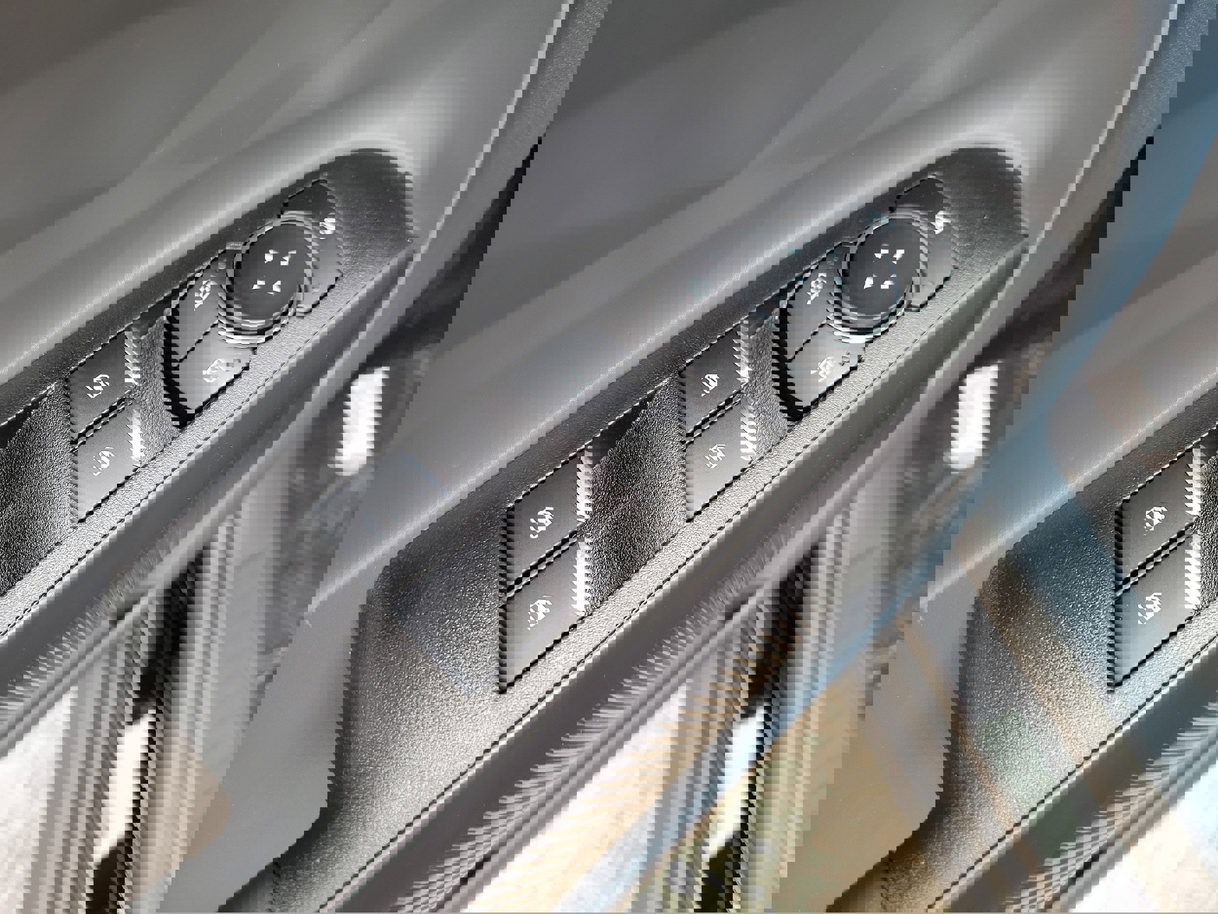 New 2025 Ford Maverick XL image 15