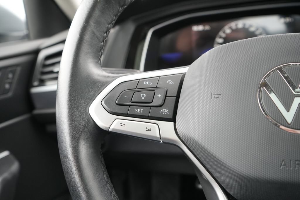 Used 2023 Volkswagen Jetta SE w/ Panoramic Sunroof Package image 27