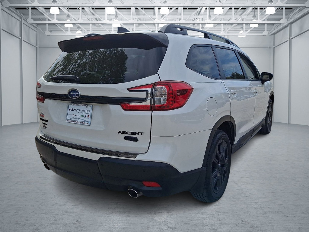 Used 2024 Subaru Ascent Onyx Edition image 5