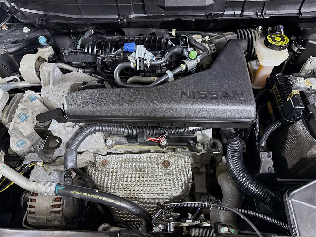 Used 2017 Nissan Rogue SV image 32