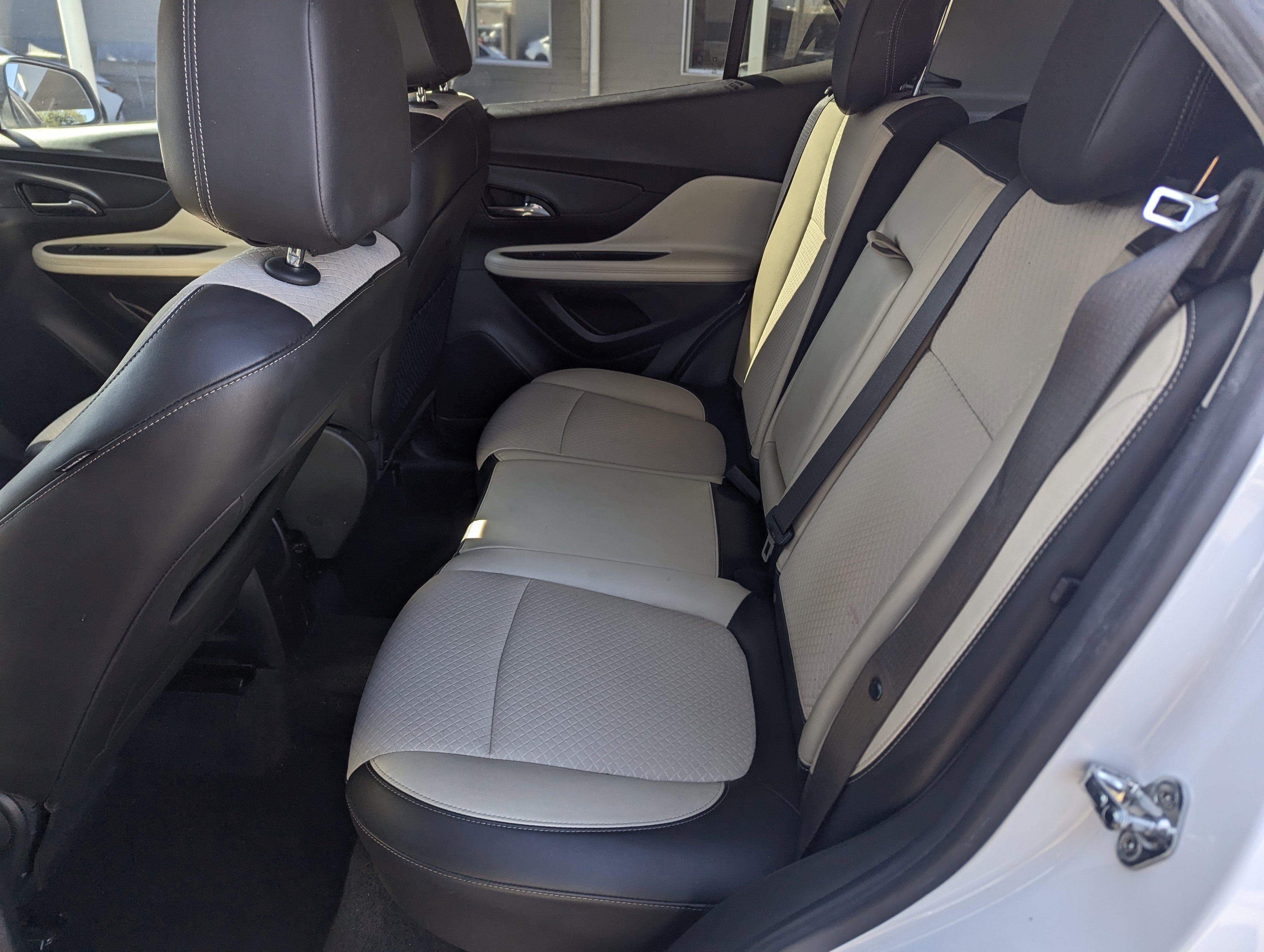 Used 2018 Buick Encore Preferred image 8