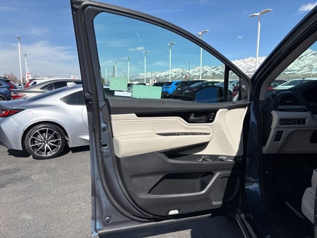 New 2026 Honda Odyssey Touring image 9