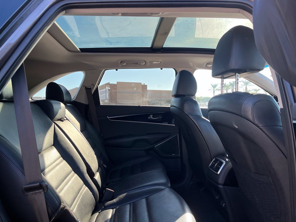 Used 2019 Kia Sorento SX w/ SX Touring Package FWD image 17