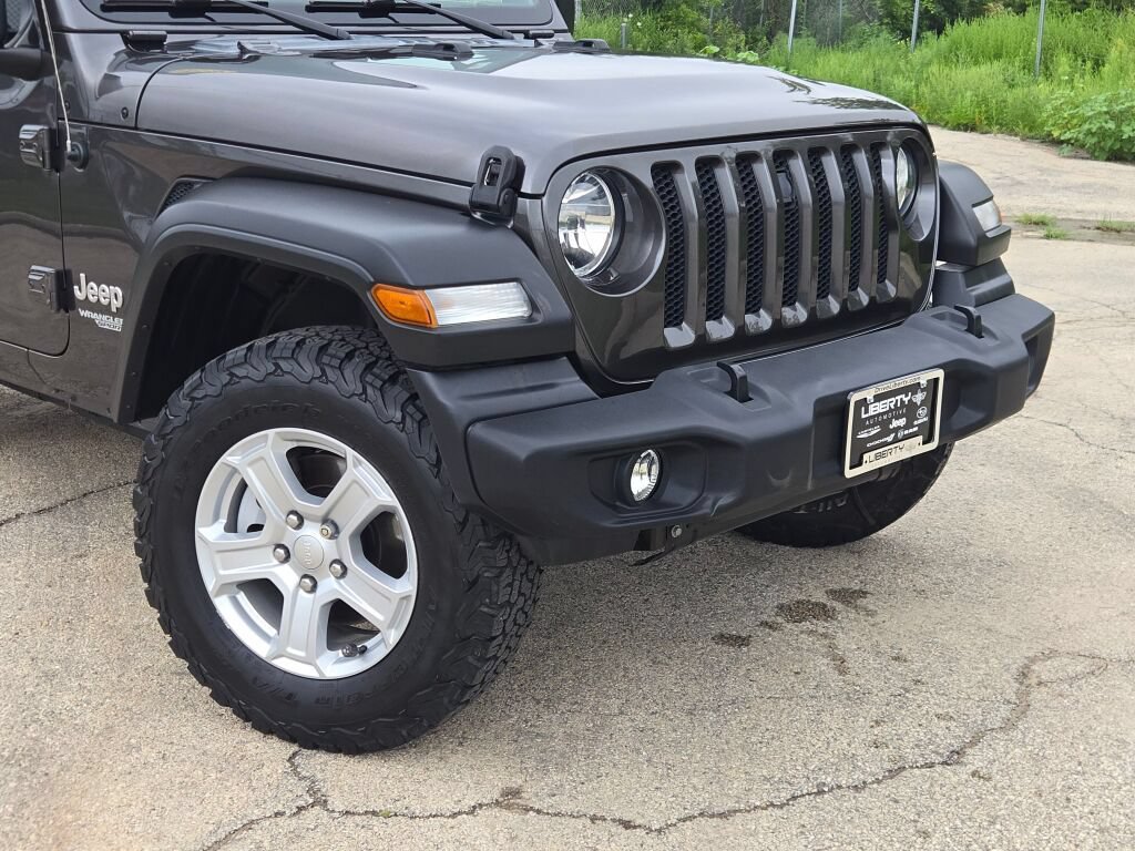 Used 2020 Jeep Wrangler Sport AWD/4WD image 4