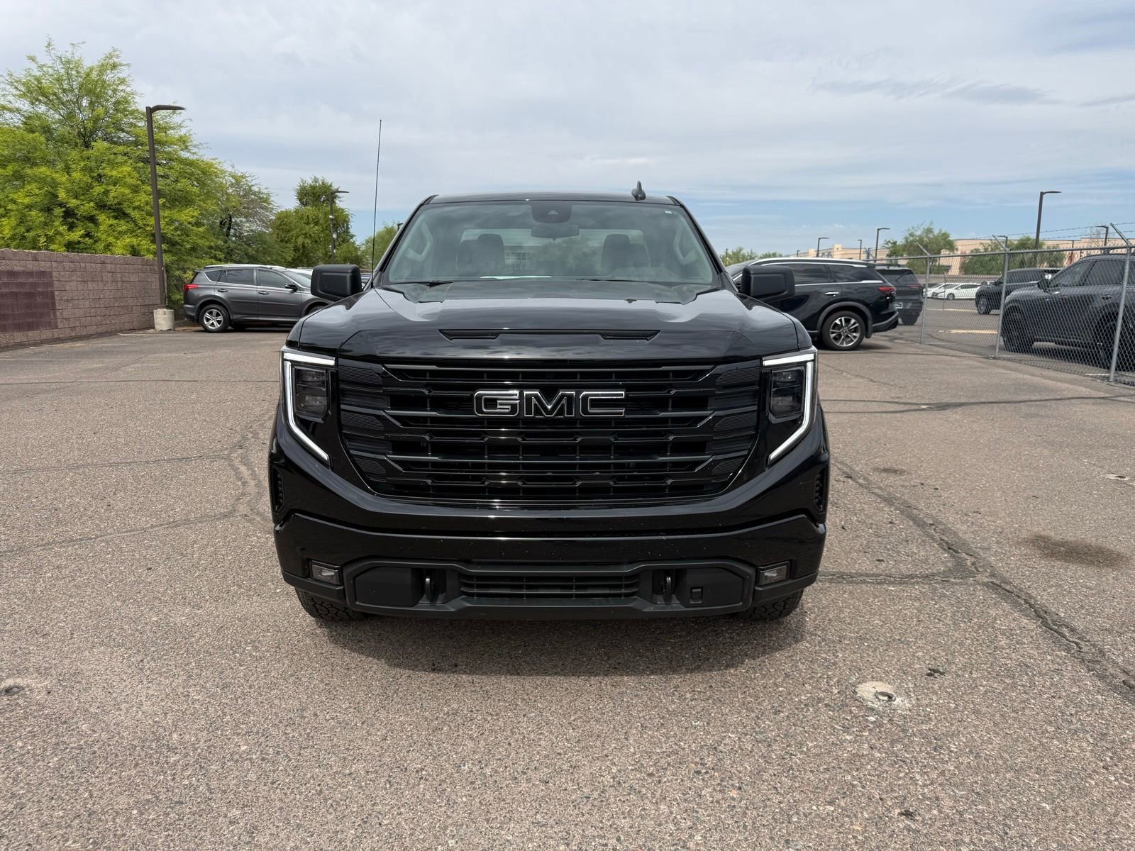 Used 2022 GMC Sierra 1500 Elevation w/ LPO, Elevation Black Package AWD/4WD image 2