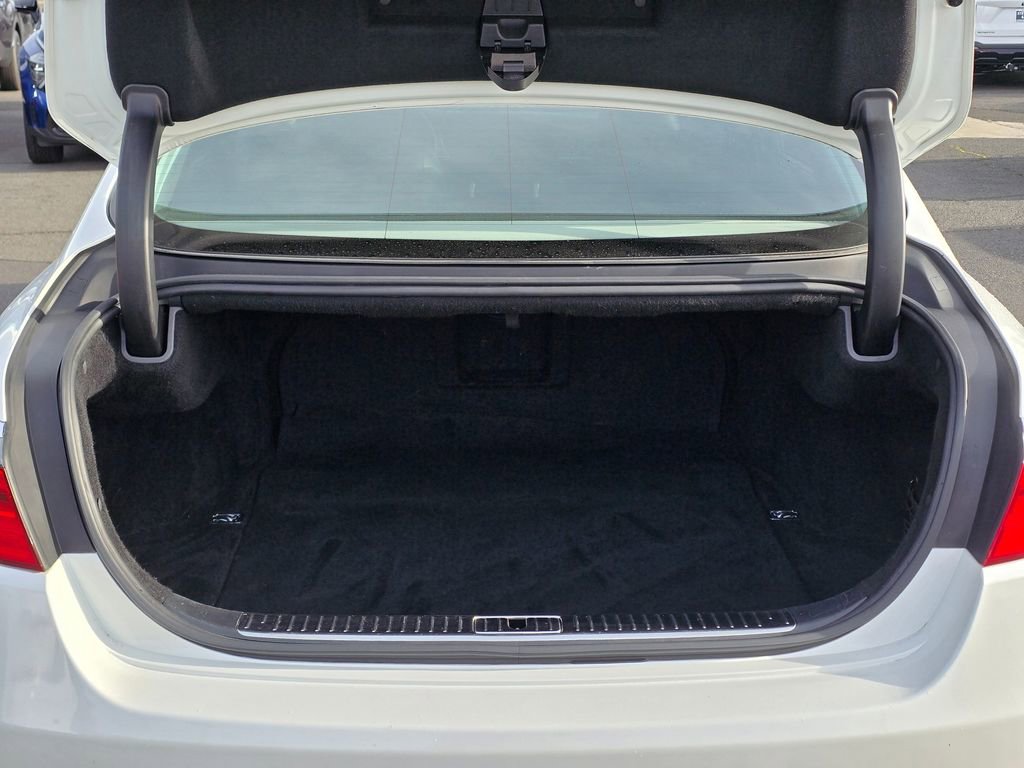 Used 2017 Kia K900 Luxury image 16