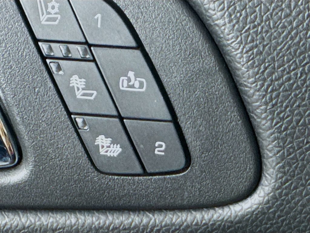 Used 2013 GMC Yukon Denali RWD image 23
