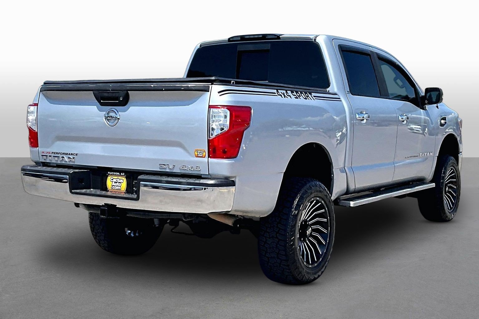 Used 2017 Nissan Titan SV AWD/4WD image 2