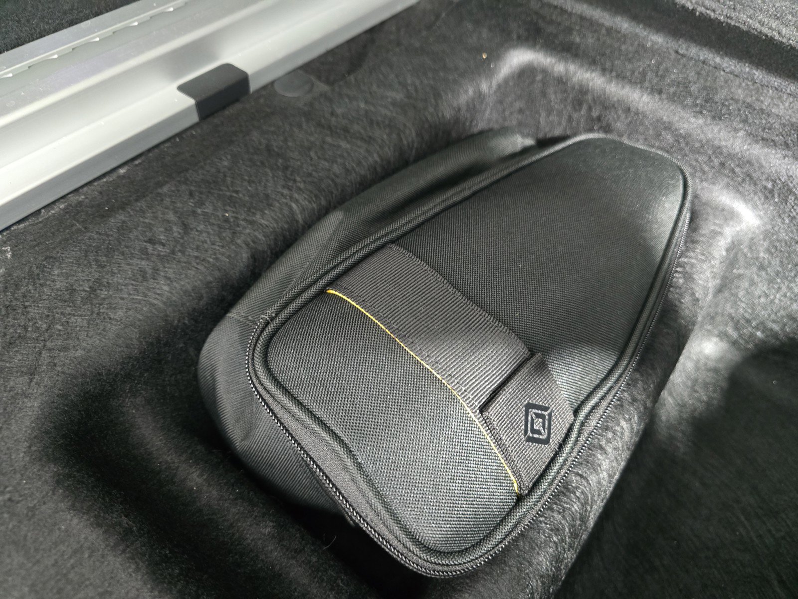 Used 2024 Rivian R1S Adventure AWD/4WD image 34
