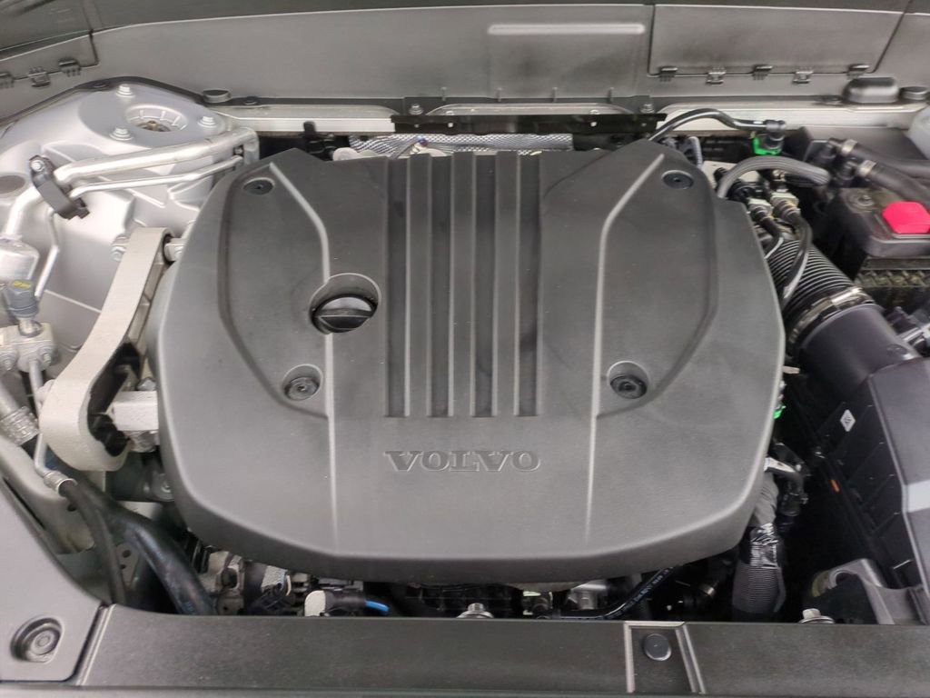 Used 2025 Volvo XC90 B5 Plus image 24