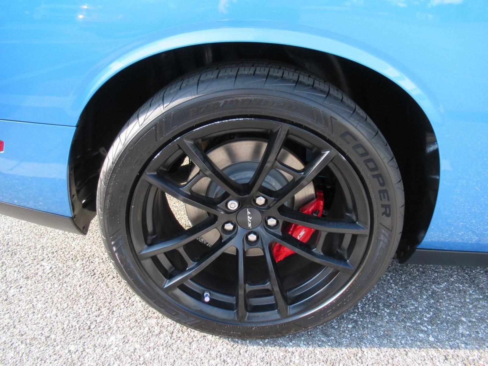 Used 2023 Dodge Challenger SRT Hellcat w/ Driver Convenience Group RWD image 8