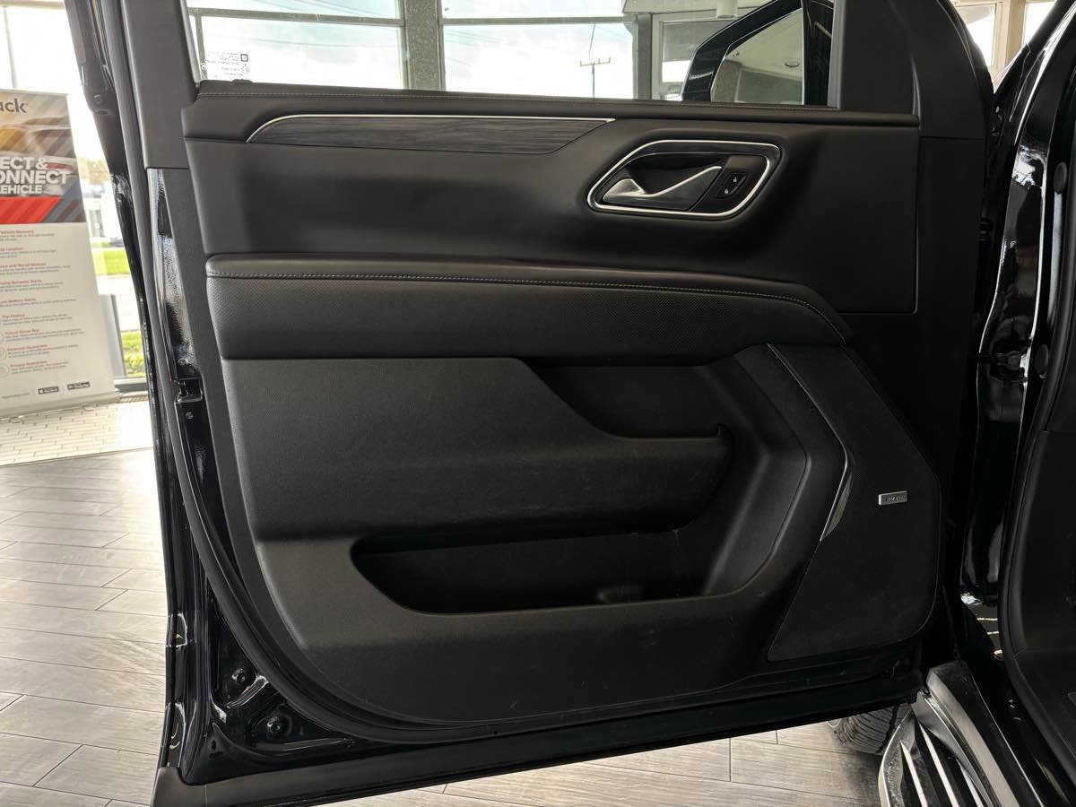 Used 2023 GMC Yukon XL Denali AWD/4WD image 22