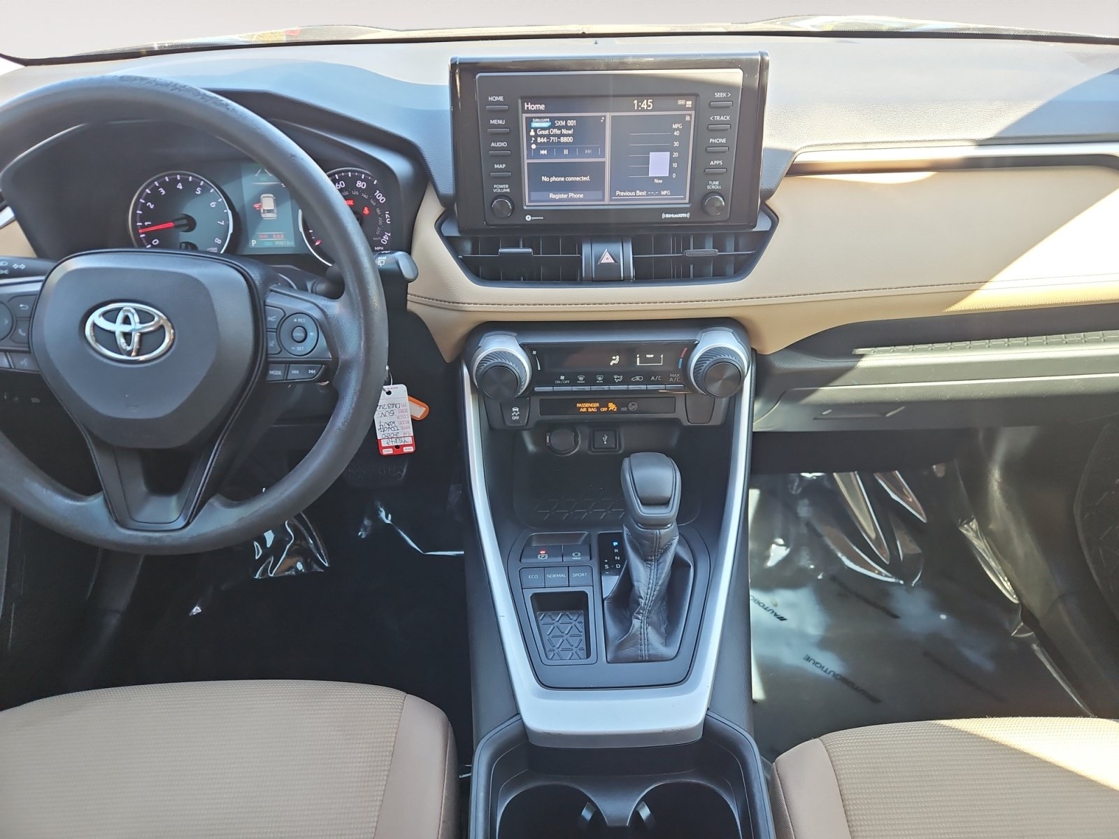 Used 2020 Toyota RAV4 LE FWD image 11
