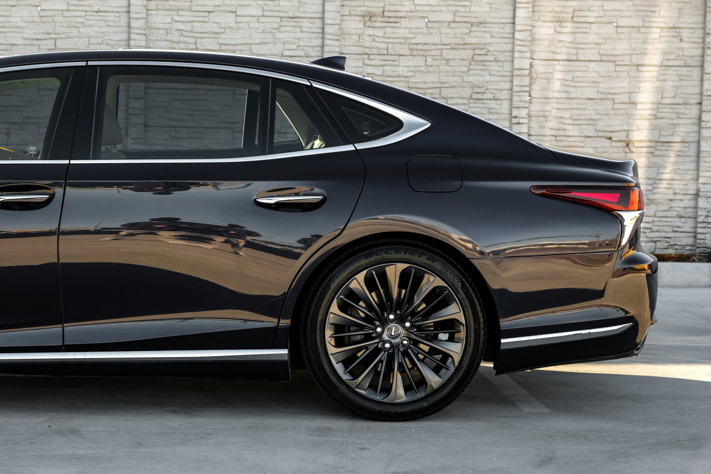 Used 2019 Lexus LS 500 w/ Interior Upgrade Package image 14