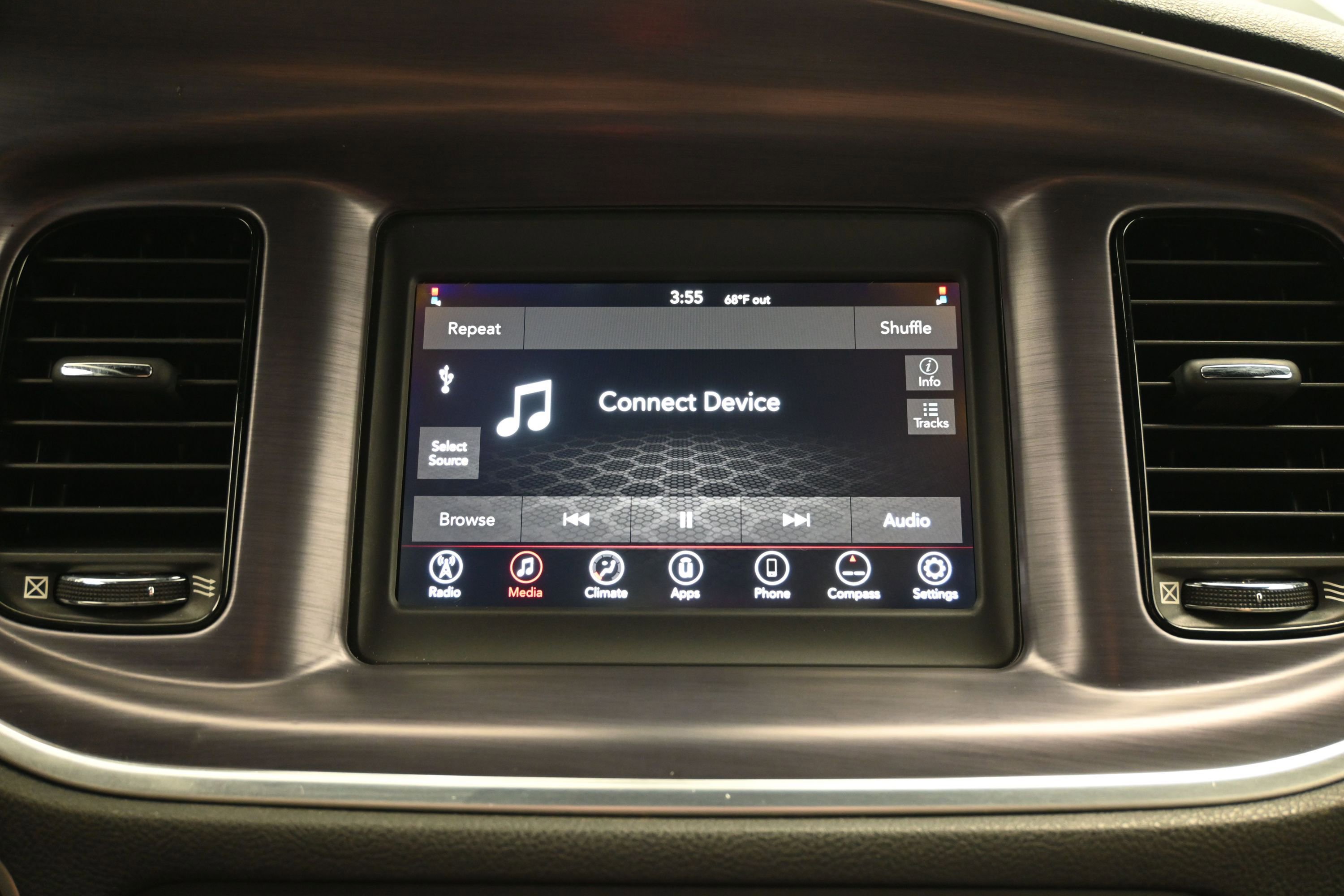Used 2018 Dodge Charger SXT w/ Blacktop Package RWD image 33