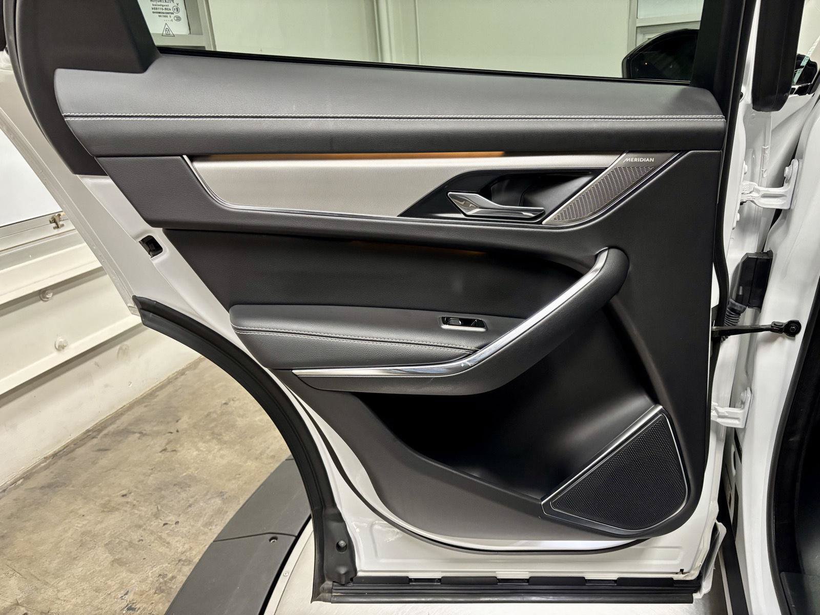 Used 2024 Jaguar F-PACE R-Dynamic S AWD/4WD image 19