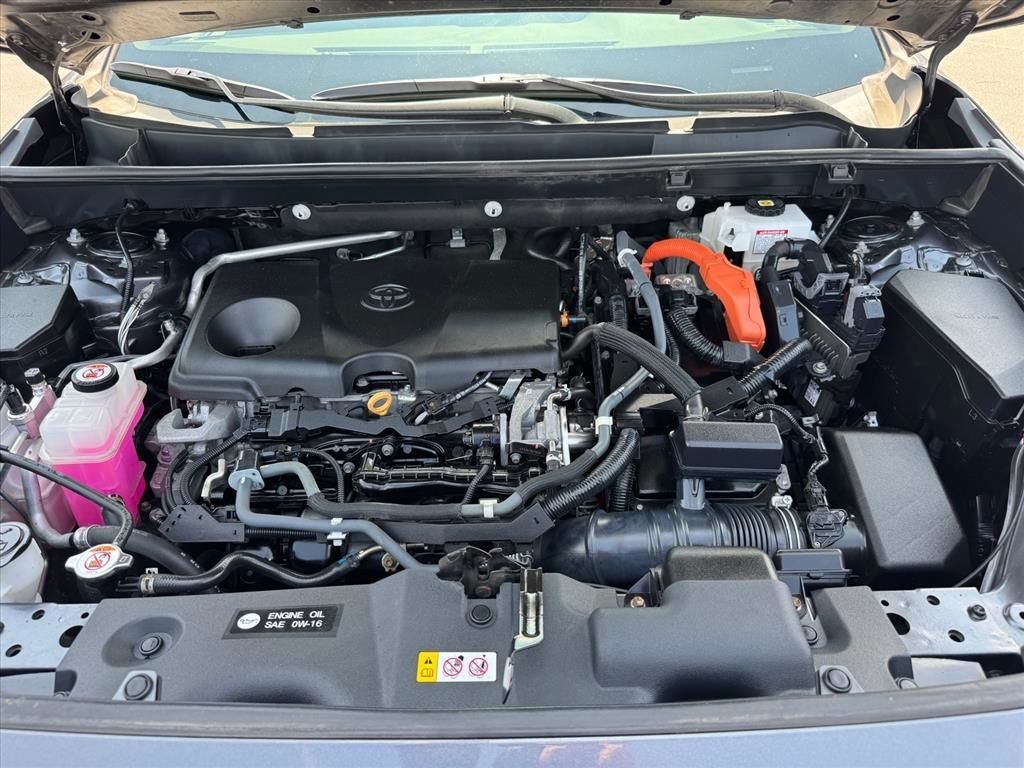 Used 2021 Toyota RAV4 Limited AWD/4WD image 18