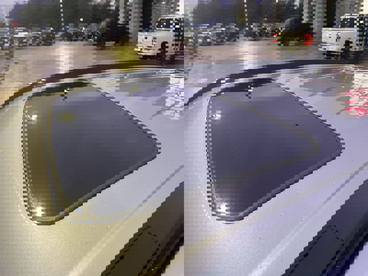 Used 2020 Toyota RAV4 XLE Premium image 3