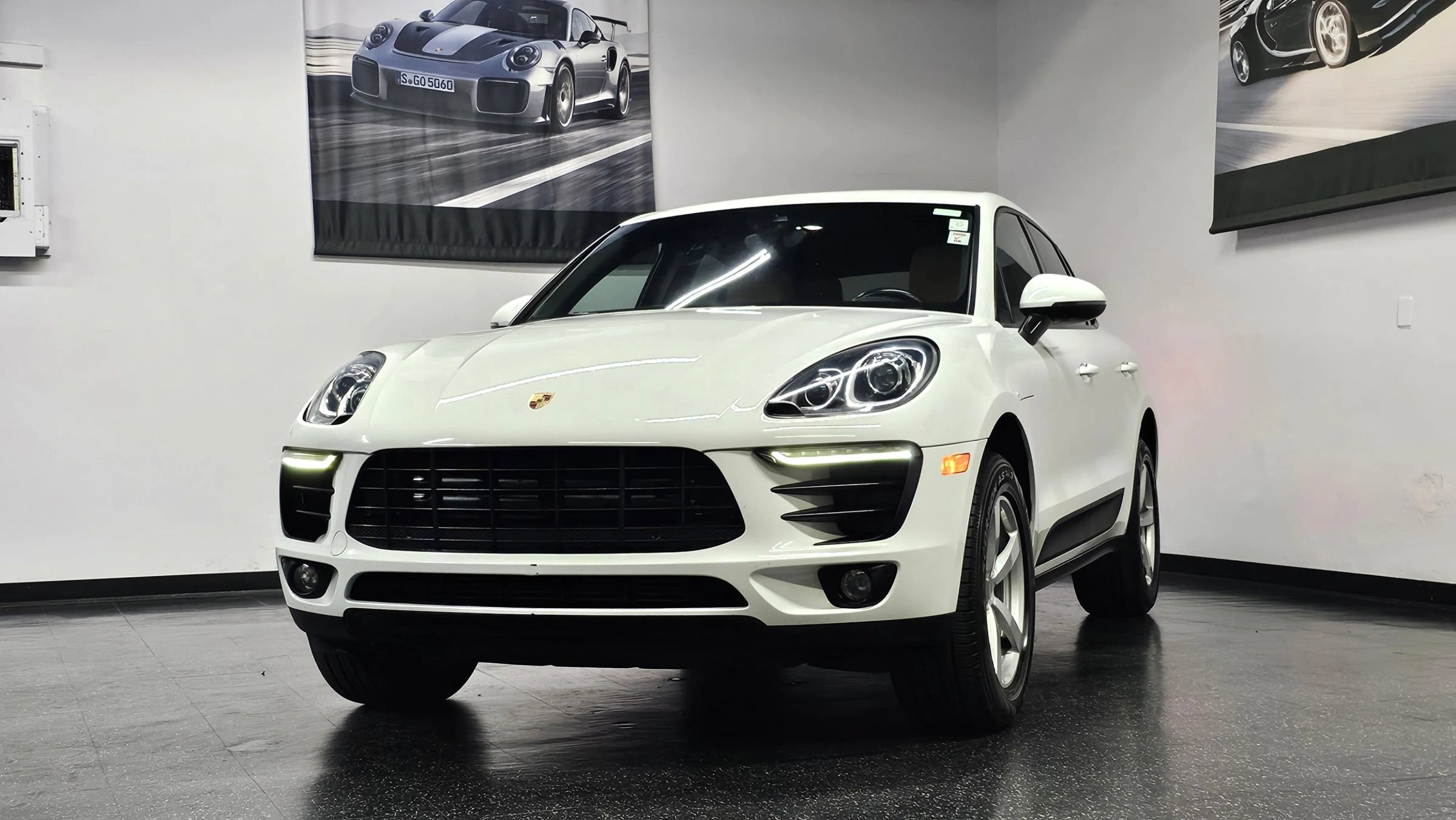 Used 2018 Porsche Macan Sport Edition AWD/4WD image 5