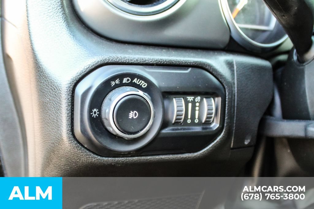 Used 2022 Jeep Wrangler Unlimited Sahara AWD/4WD image 26