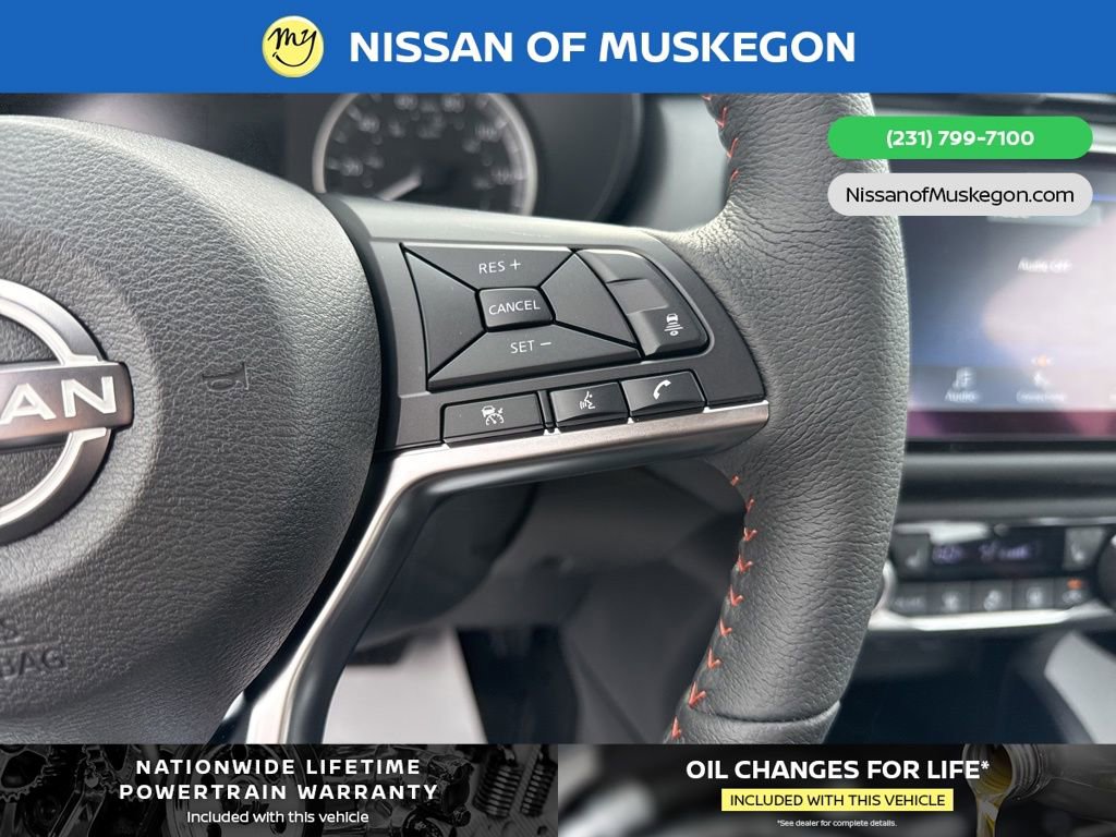 New 2025 Nissan Versa SR w/ Trunk Package image 17