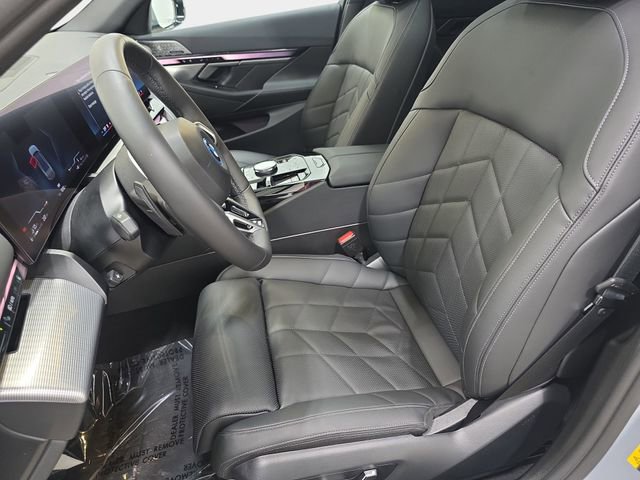 Certified 2025 BMW 550e xDrive w/ Premium Package image 12