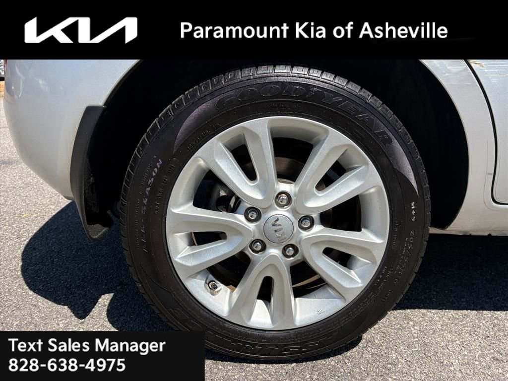 Used 2013 Kia Soul + FWD image 30