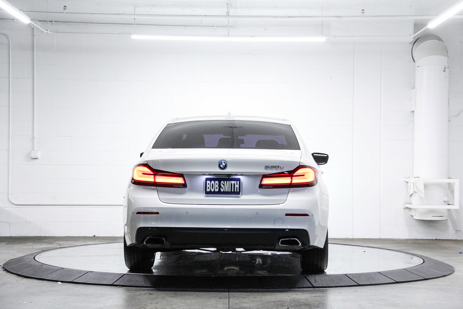 Certified 2023 BMW 530e 530e w/ Premium Package image 5