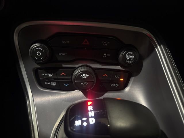 Used 2019 Dodge Challenger SXT w/ Blacktop Package image 19