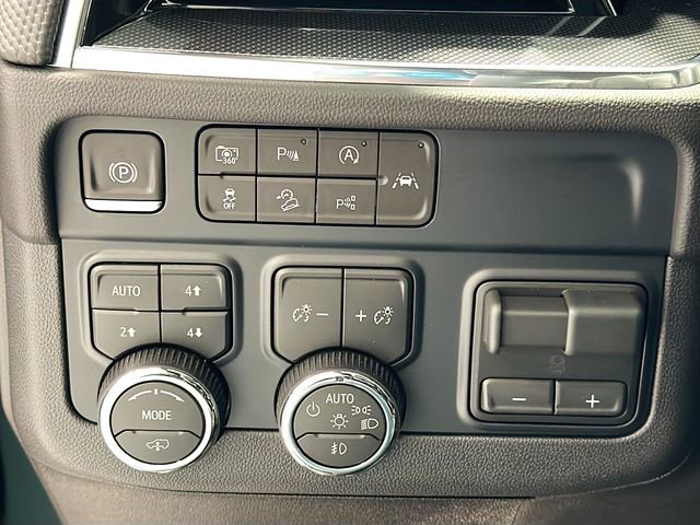 New 2026 Chevrolet Suburban RST w/ Advanced Technology Package AWD/4WD image 9