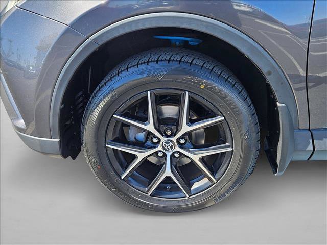 Used 2017 Toyota RAV4 SE AWD/4WD image 21