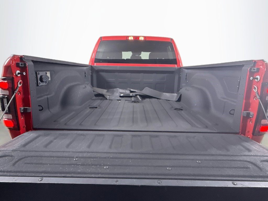 Used 2024 RAM 3500 Big Horn w/ Night Edition AWD/4WD image 33
