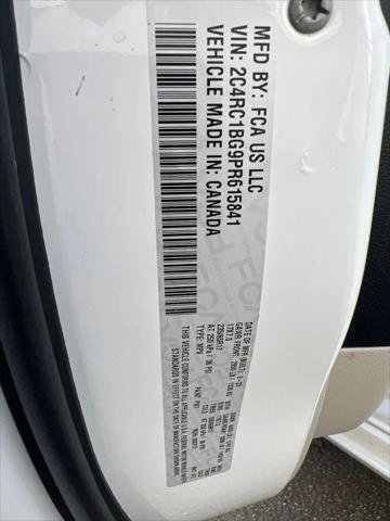 Certified 2023 Chrysler Pacifica Touring-L FWD image 37
