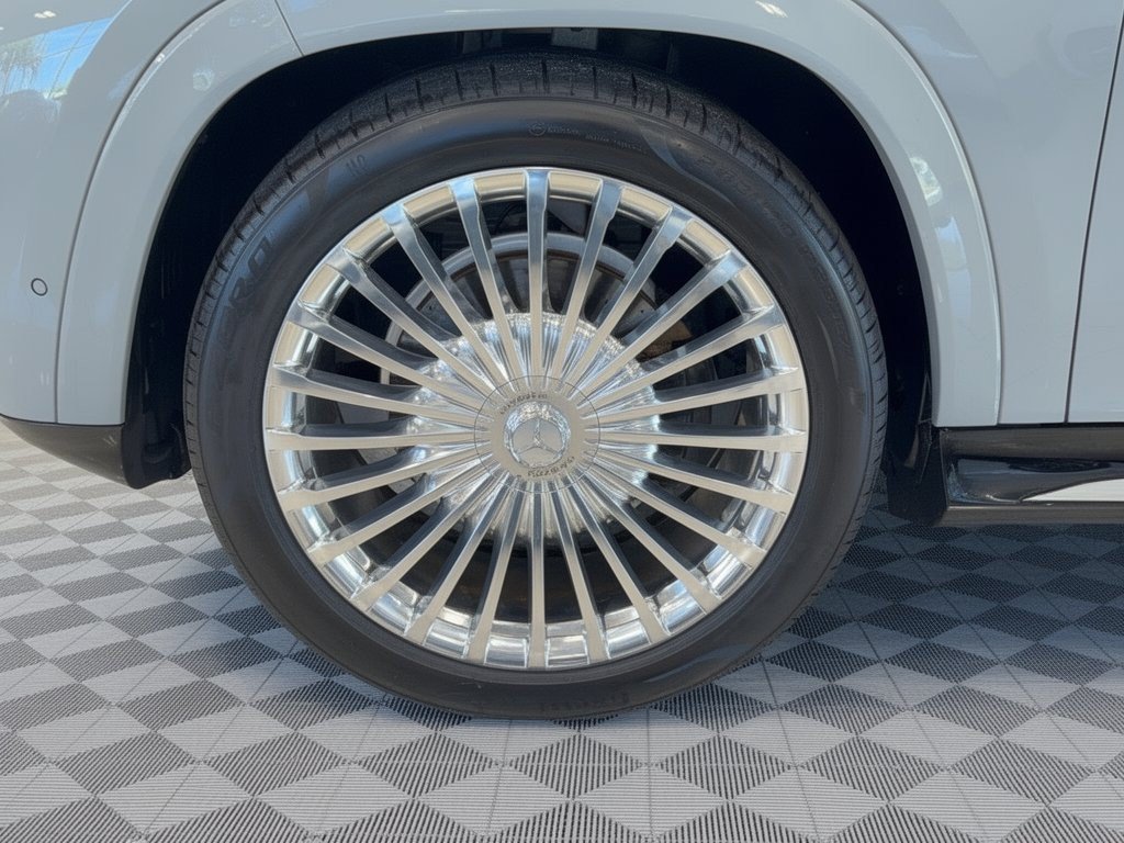Certified 2025 Mercedes-Benz Maybach GLS 600 4MATIC image 13