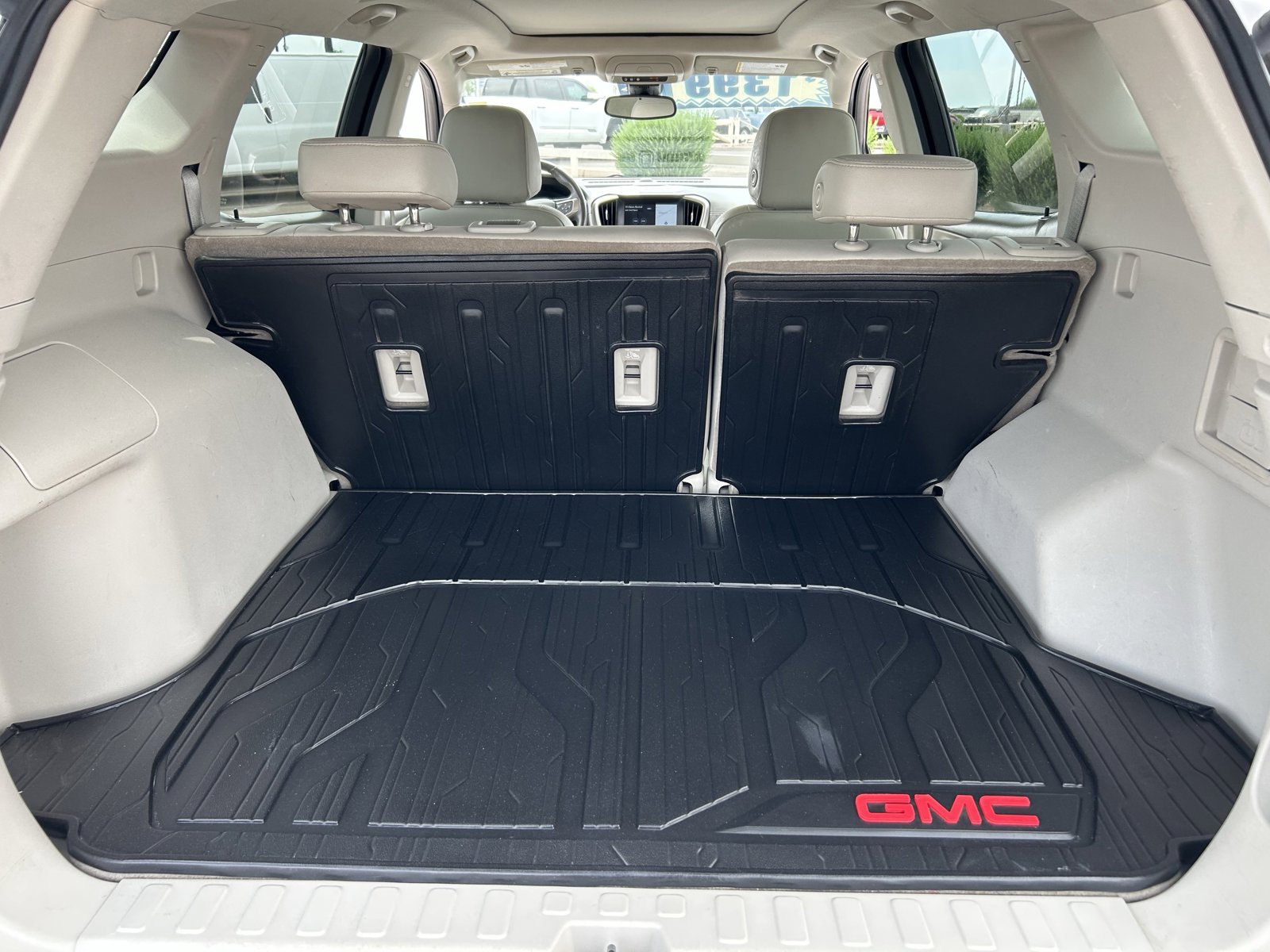 Used 2018 GMC Terrain Denali w/ Advanced Safety Package image 10