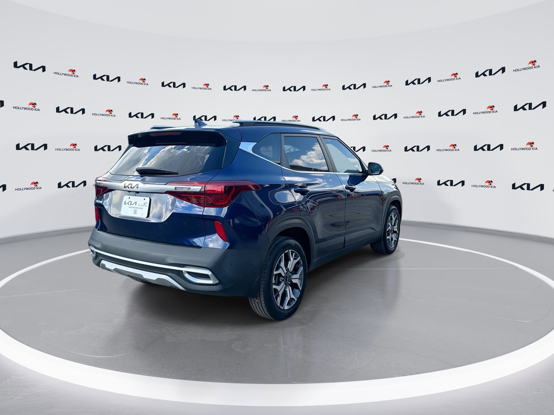 Used 2023 Kia Seltos EX image 8