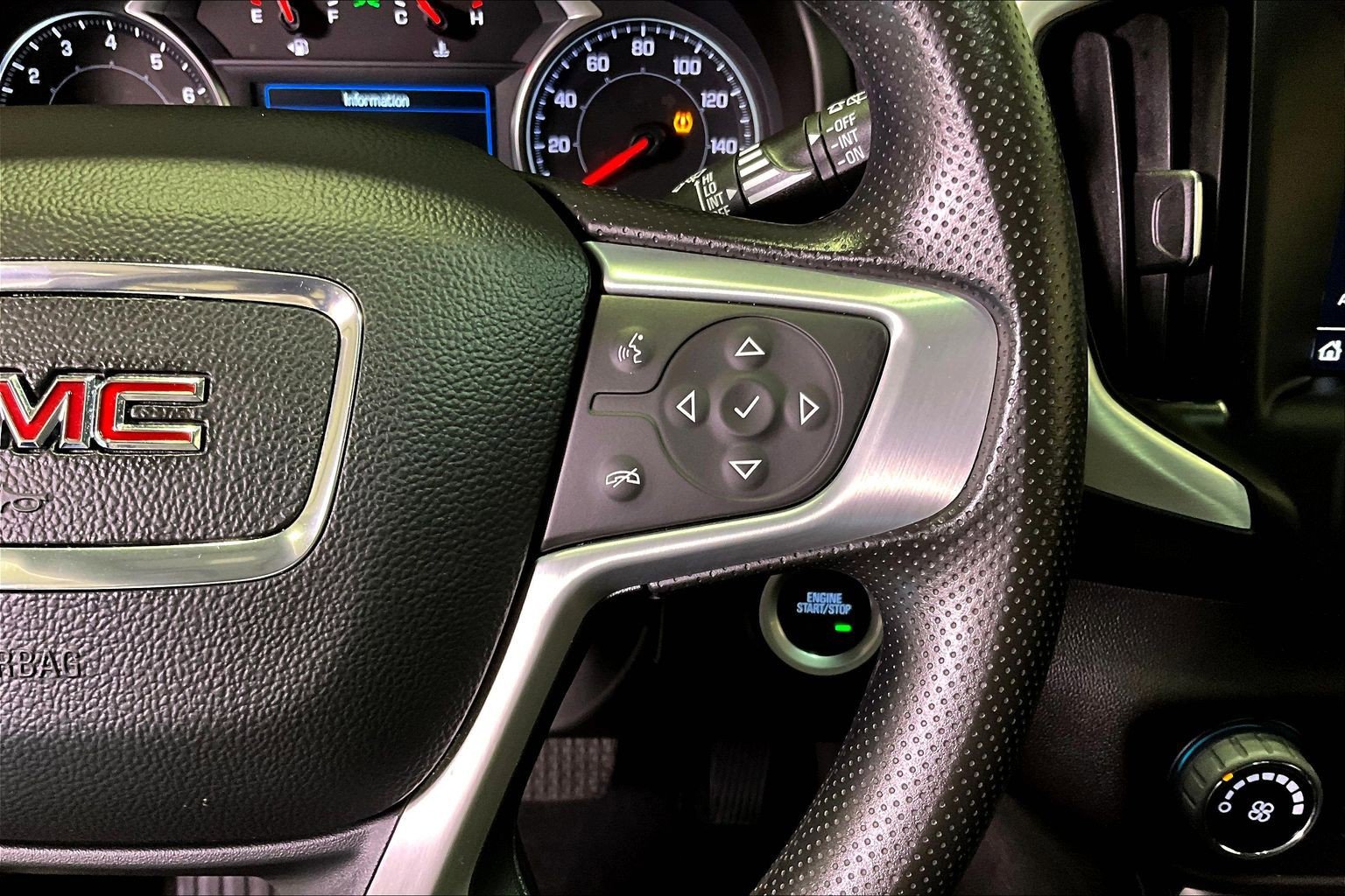 Used 2024 GMC Terrain SLE FWD image 13