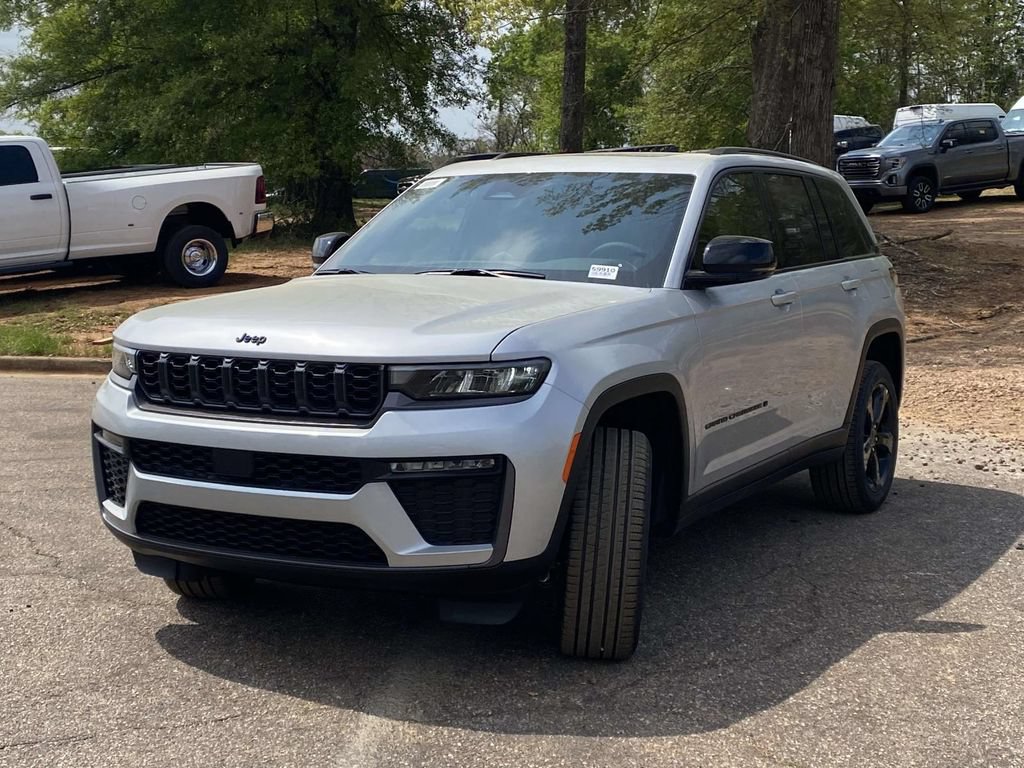 New 2026 Jeep Grand Cherokee Limited w/ Limited Altitude Package RWD image 3