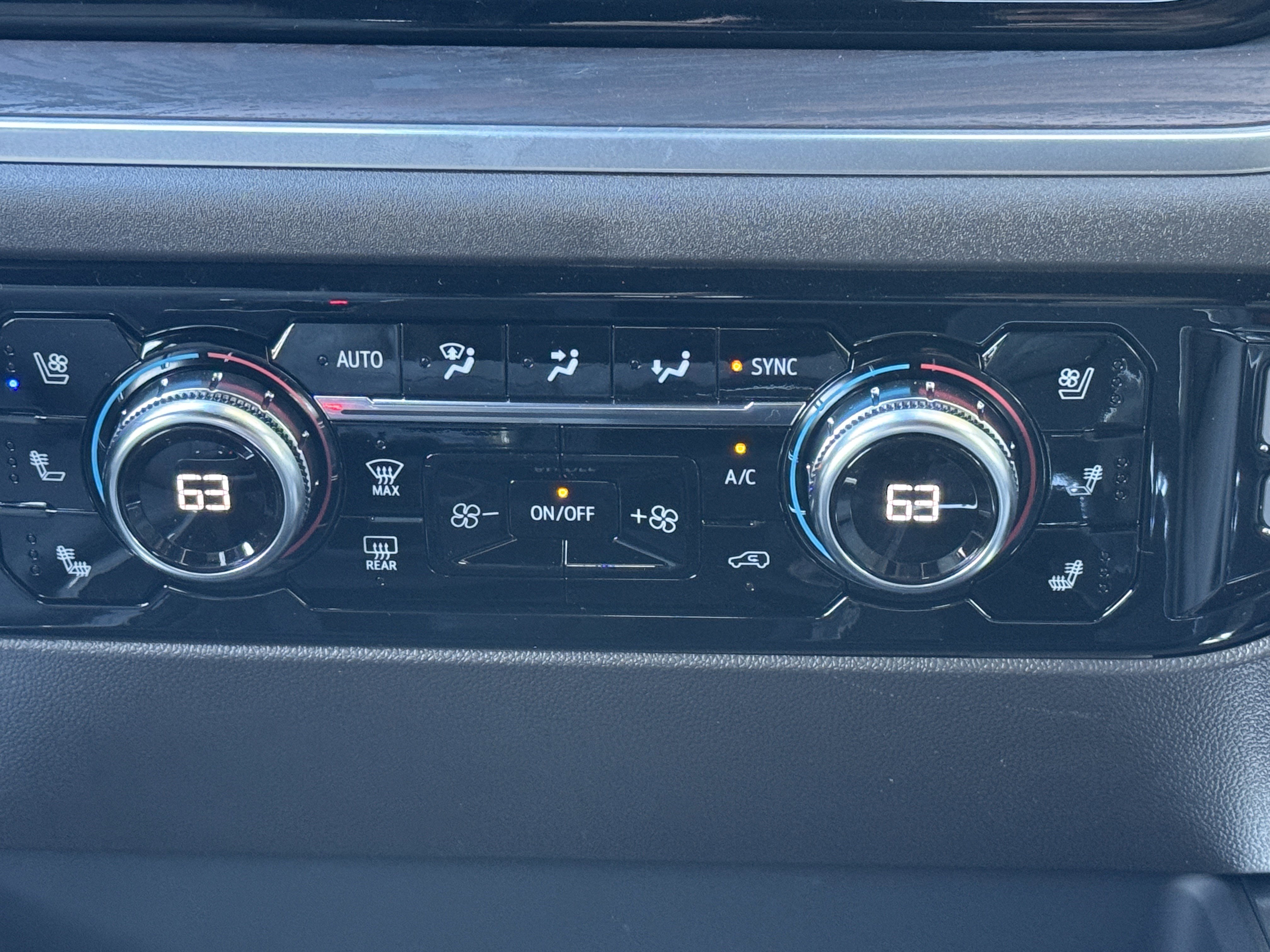 New 2026 GMC Sierra 1500 SLT w/ SLT Premium Plus Package image 32