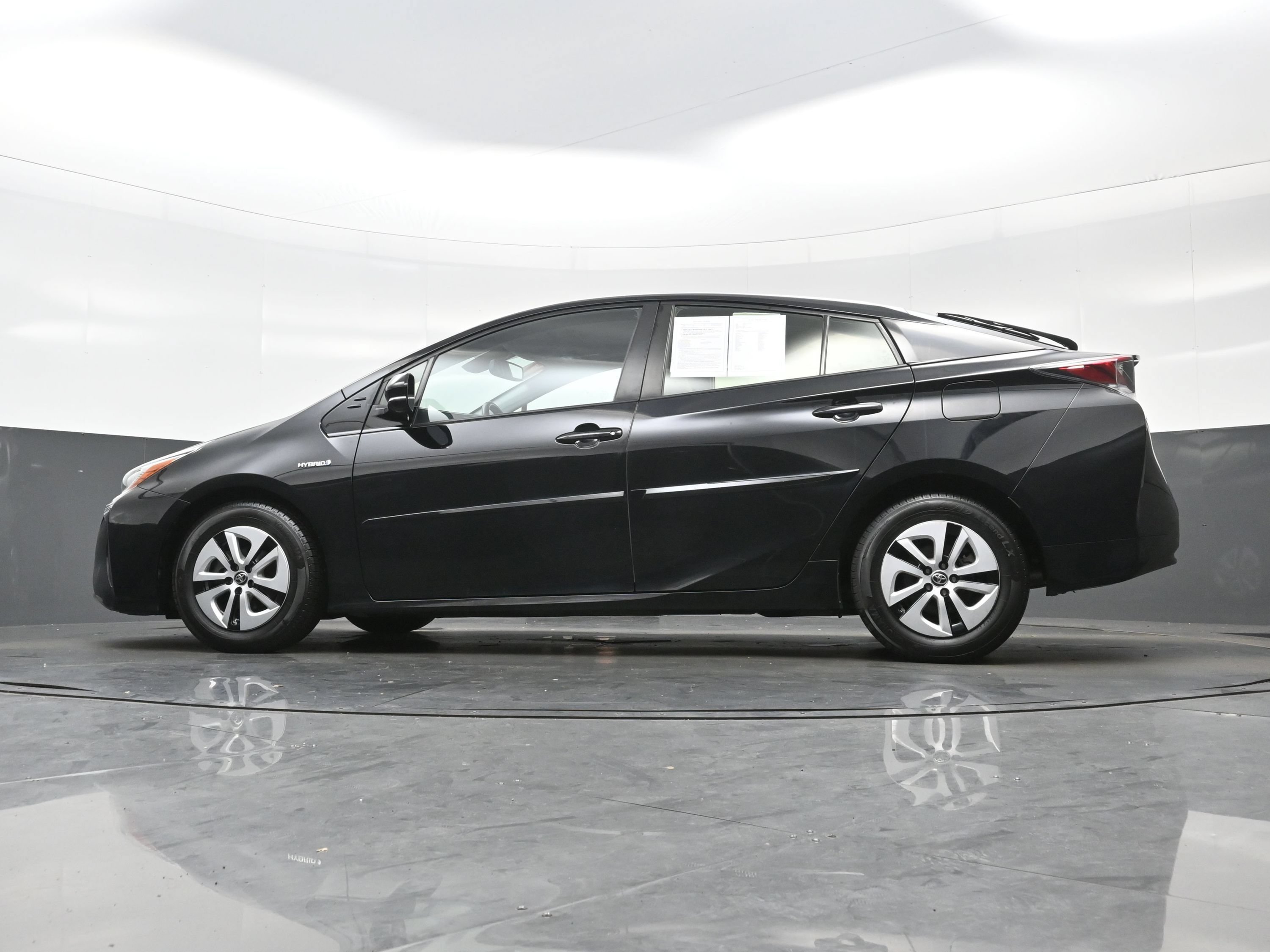 Used 2017 Toyota Prius Four w/ Advanced Technology Package FWD image 32