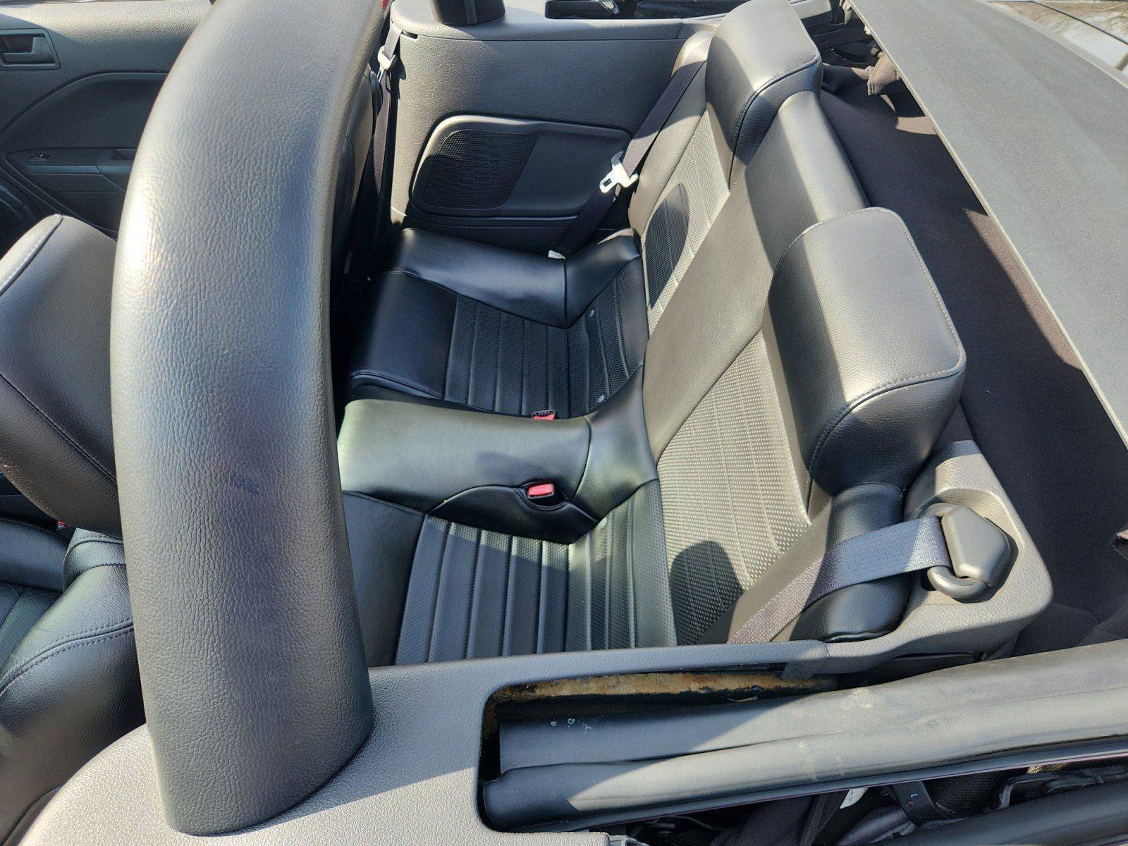 Used 2006 Ford Mustang GT Premium image 14